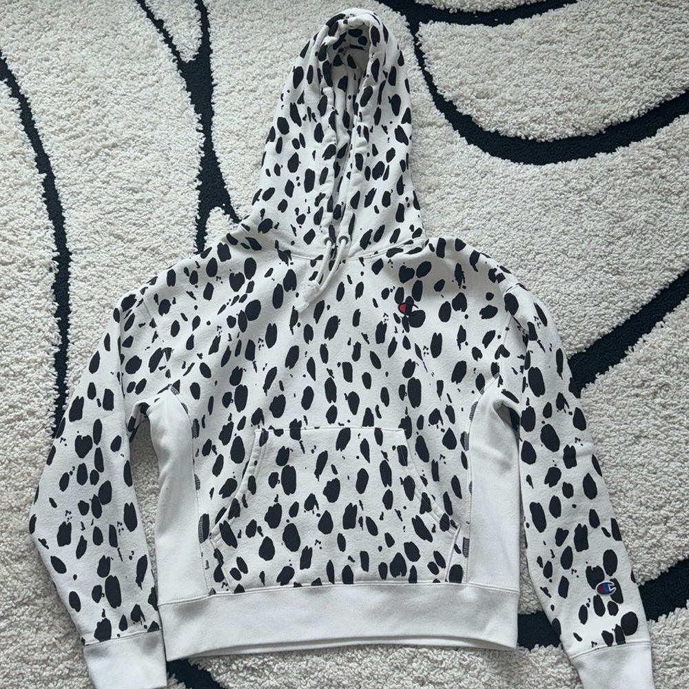 Champion limited edition hooded Dalmatian sweater (ladies: Medium)